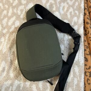 Nomatic Navigator Pack 15L RS Bag Waterproof Expands to 21L Green Organizer